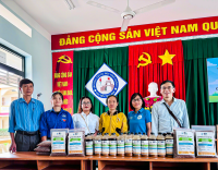 Viện Công nghệ Sinh học & Môi trường hỗ trợ các trường THPT vùng lũ Khánh Hòa bằng chế phẩm vi sinh xử lý rác hữu cơ