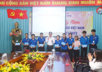 16 sinh viên Trường ĐH Nha Trang nhận học bổng khuyến học từ Chủ tịch UBND tỉnh Khánh Hòa