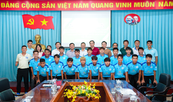 Đội bóng sinh viên Trường Đại học Nha Trang xuất quân chinh phục Vòng chung kết toàn quốc