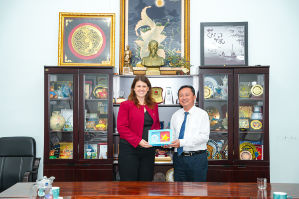 Tăng cường hợp tác giáo dục Việt – Anh tại Trường Đại học Nha Trang(copy)