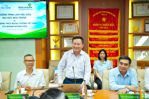 Trường Đại học Nha Trang trao đổi hợp tác với Vietcombank Khánh Hòa(copy)