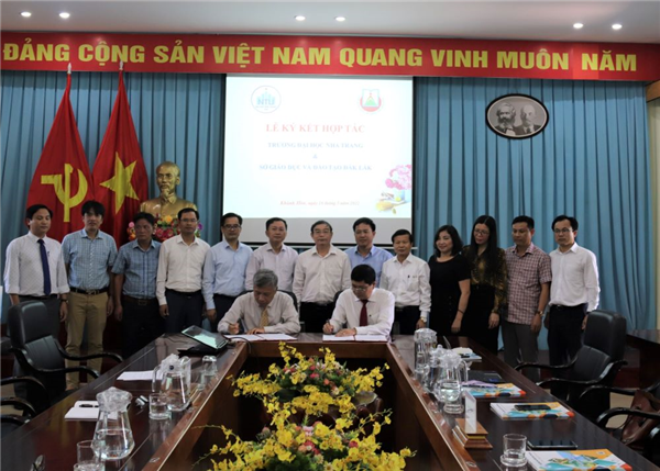 Ký kết hợp tác với Sở Giáo dục và Đào tạo tỉnh Đắk Lắk
