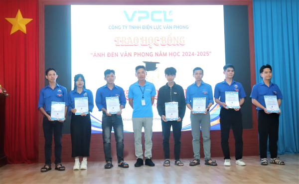 Công ty TNHH Điện lực Vân Phong tổ chức Lễ trao học bổng và gặp gỡ sinh viên thực tập tại Trường Đại học Nha Trang