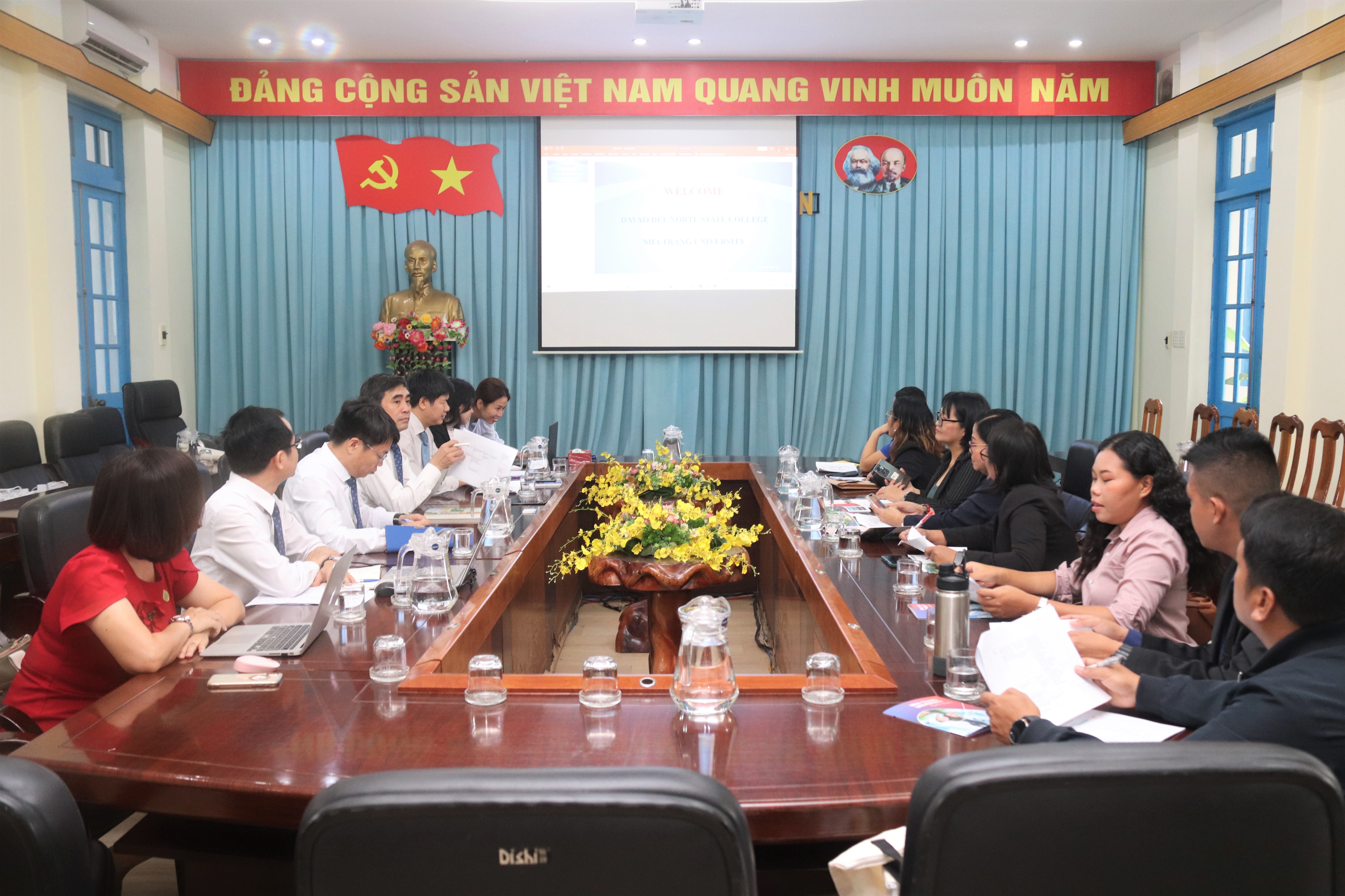 Trường Đại học Nha Trang đón tiếp và làm việc đoàn công tác  Trường Davao Del Norte State College, Philippines