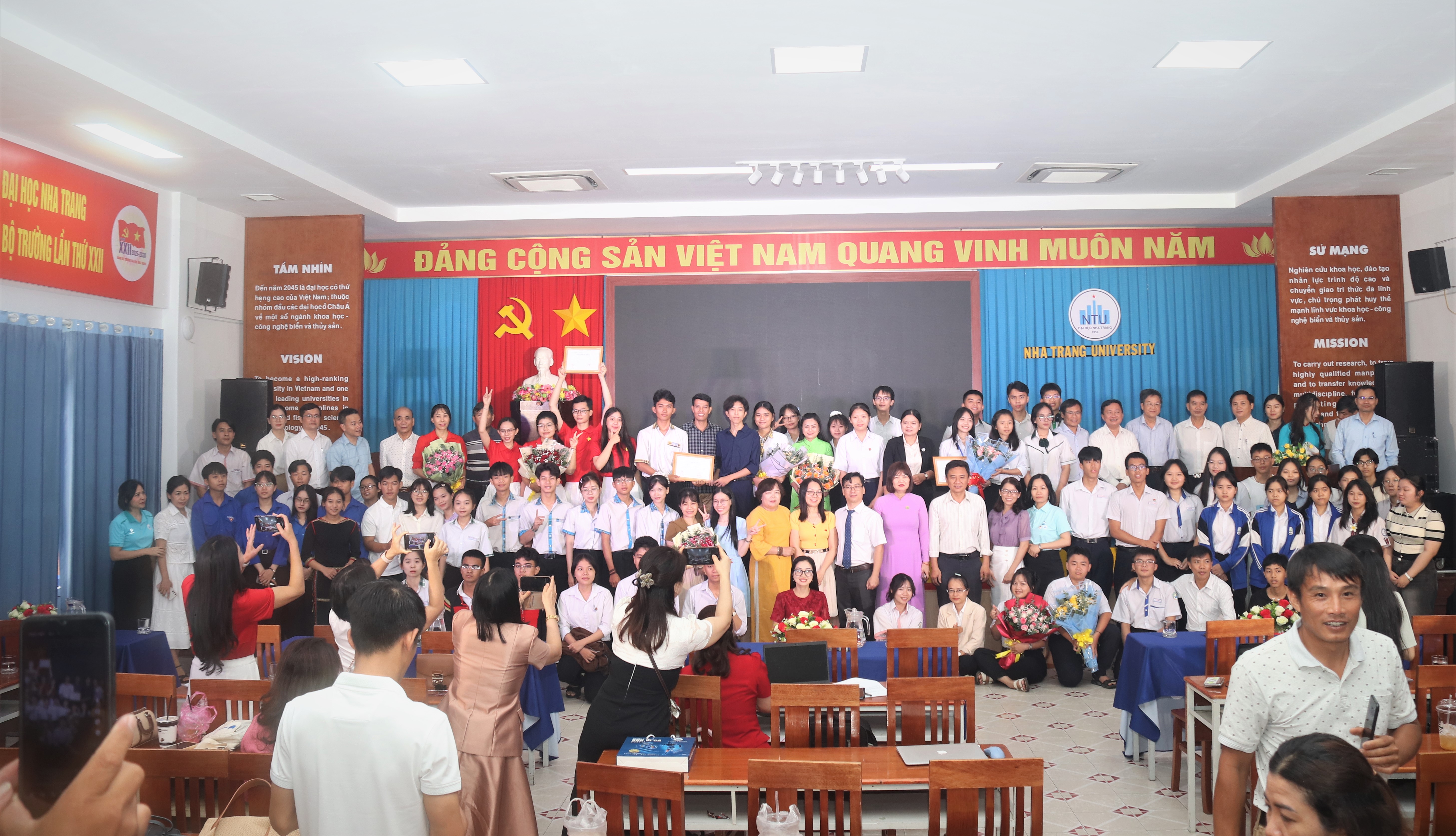 Gala Tổng kết và Trao giải cuộc thi Môi trường xanh 2025  tại Trường Đại học Nha Trang